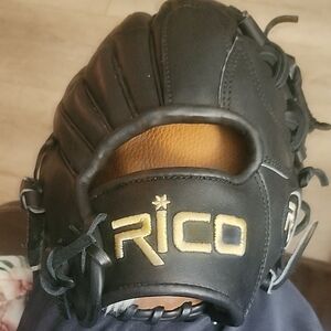 Rico Black Baseball Glove